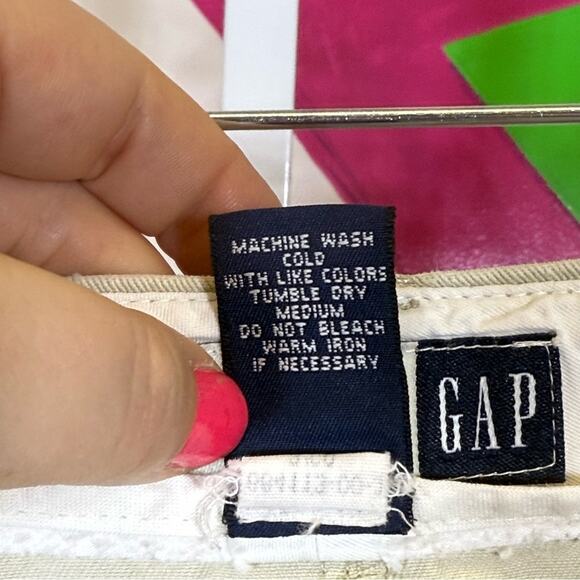 GAP, Clean Cut, Khaki Mini Skirt. Size 10. In excellent condition! - Picture 6 of 6